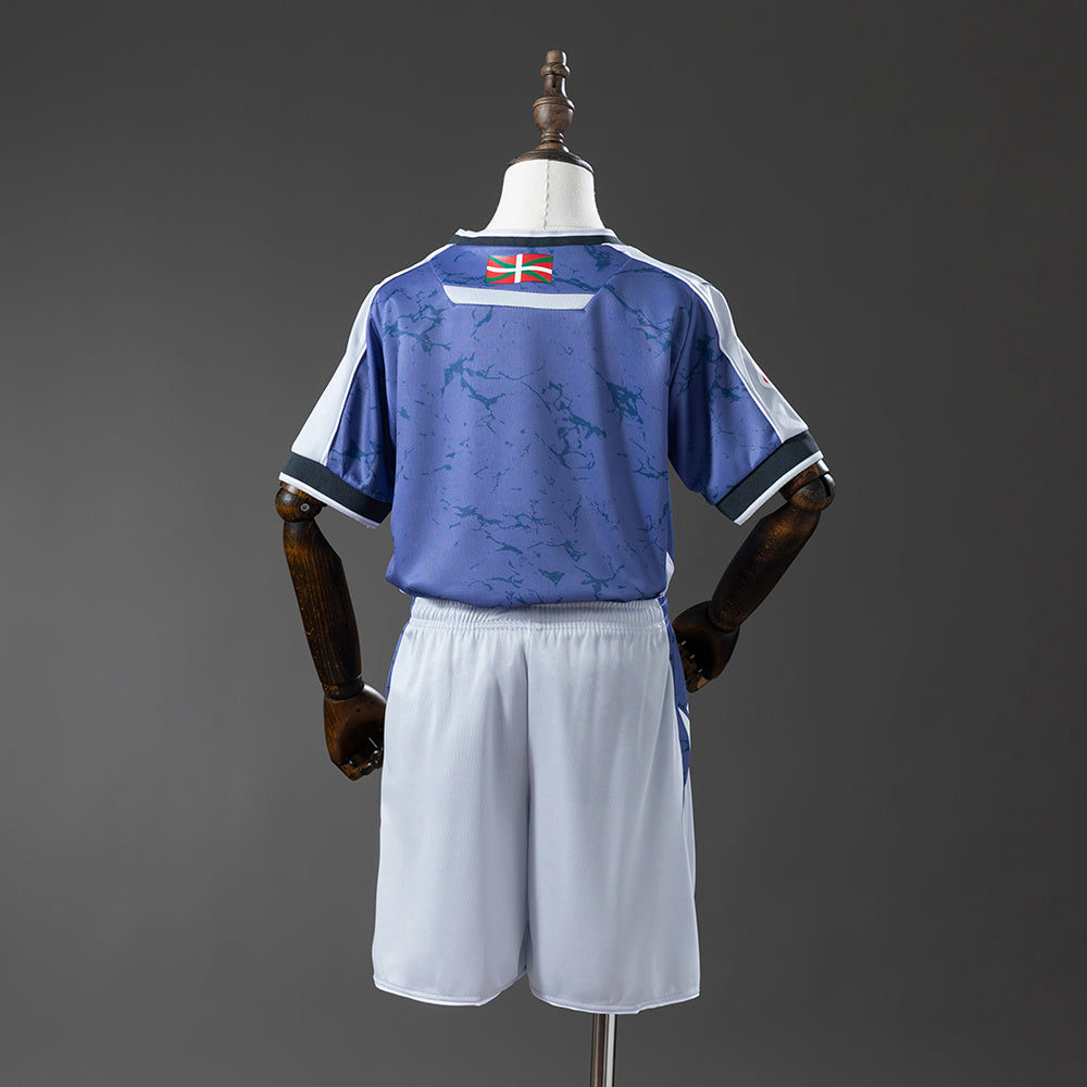CONJUNTO NIÑO REAL SOCIEDAD 25/26 VISTANTE